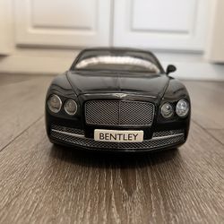 Diecast 1/18 Scale Kyoscho Bentley Flying Great Condition Like New With Box Missing Passenger Mirror 