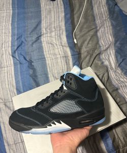 AJ5 university blue