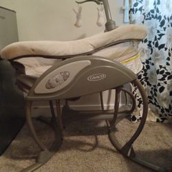 Graco Duo Glide Bassinet 
