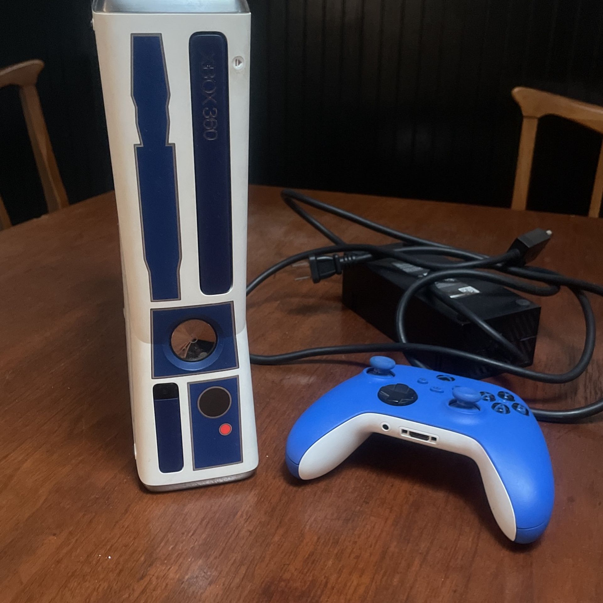 XBOX 360 STAR WARS R2D2 EDITION WORKS! - RARE / COLLECTIBLE