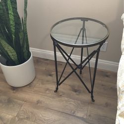 BEAUTIFUL ANTIQUE FOOTED TABLE