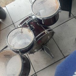 First Act Discovery Drum Set 