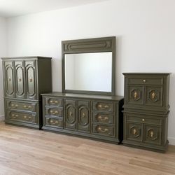 Vintage Green Dresser Set