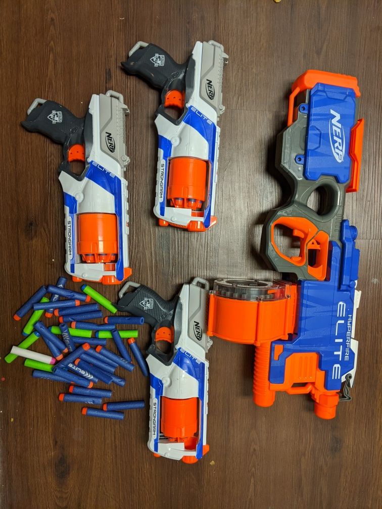 NERF: lot of guns and darts