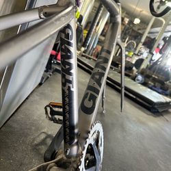 Bicycle, Moutain Bike,  Giant 3 medium size   Road Bike All Aluminum  Light weight