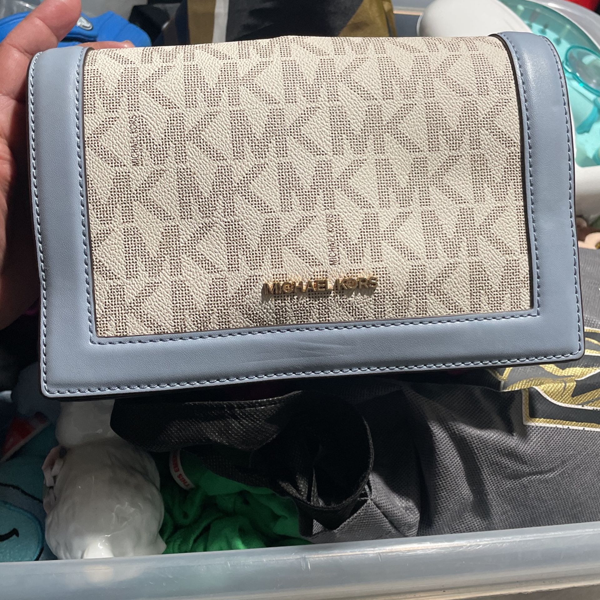 michael kors brand new never used purse