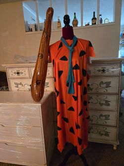Fred and William Flintstones couple Halloween costumes