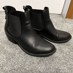 Soda Boots-size 9