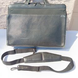 Tumi 2962D Black Leather Breifcase Laptop Shoulder Bag