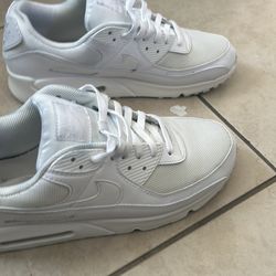 White air max 90’s size 13