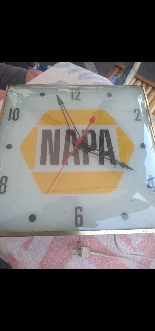 Vintage Napa Palm Clock