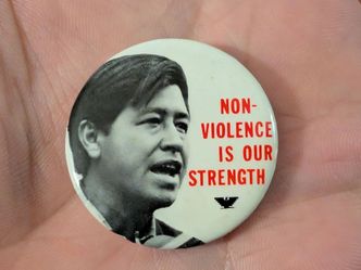 Vintage 1970s Cesar Chavez Non Violence Is Our Strength 1-1/2" Pinback Button