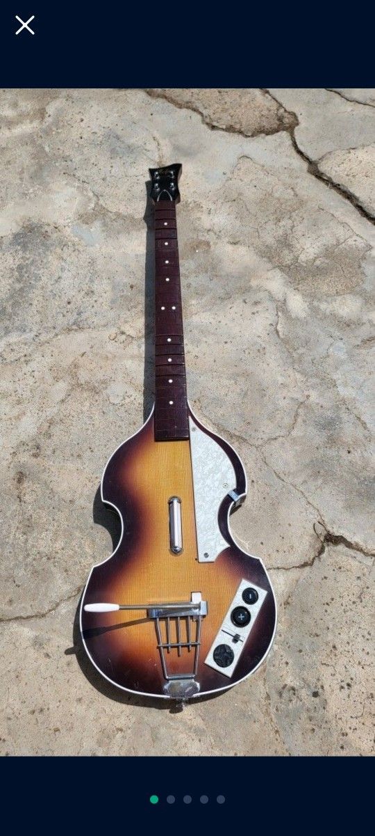 Wii Rockband Beatles Harmonix Hofner Wireless Guitar (UNTESTED) No Dongle