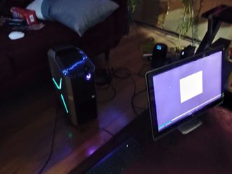 Alienware R5 gaming computer i7 6700 4.0 GHz 6gb ram 500 GB SSD drive DVD burner GTX 1078 gig GPU Wi-Fi built-in has four ram slots two filled  liquid