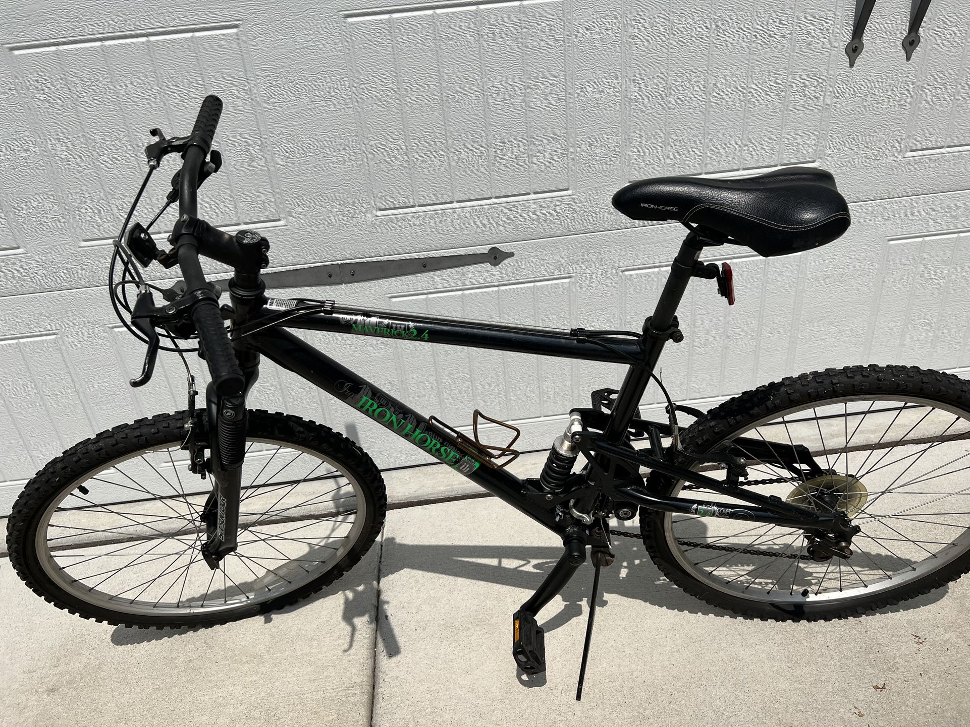 Iron Horse Maverick 2.4 Full Suspension Mountain Bike