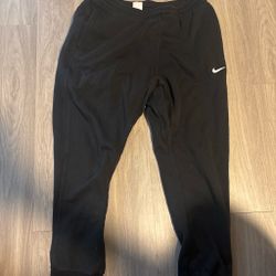Black Nike sweats xl