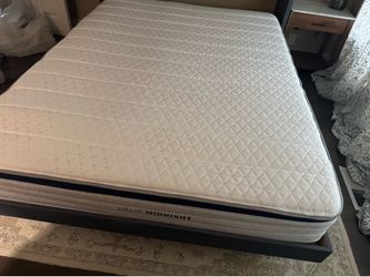 Helix Midnight, Queen, Cover: Original Cover, Top Layer: Standard Layer Like New, Perfect Condition