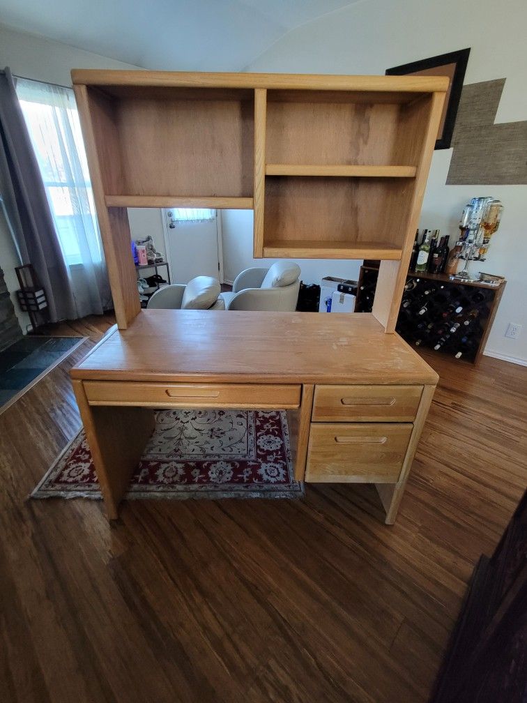 Oak Desk With Hutch