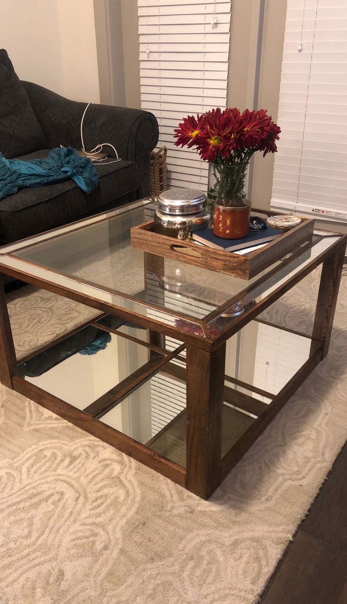 GLASS/MIRRORED COFFEE TABLE
