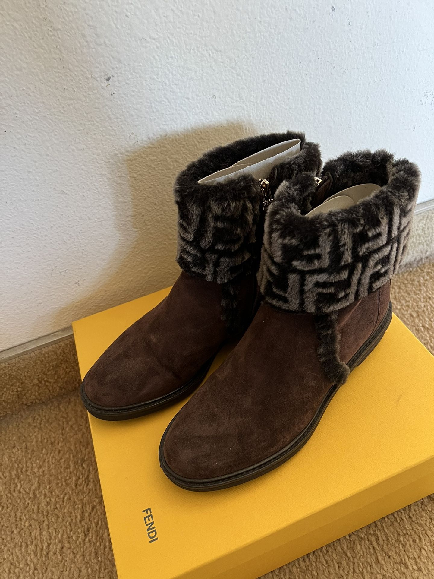 Like new women Fendi bootie