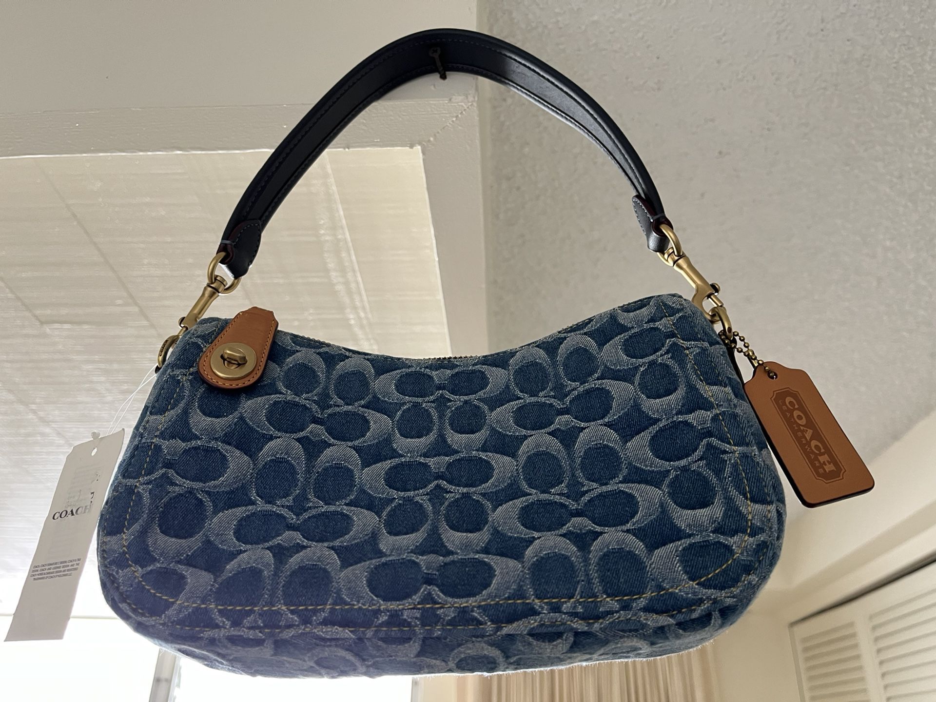 Brand New Coach Purse for Sale in New Hradec, ND - OfferUp