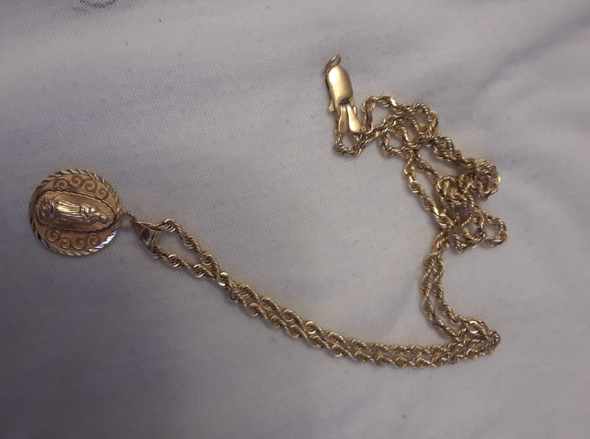 gold chain necklace virgen maria