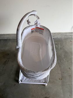 Delta Children Sweet Slumber Bassinet