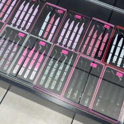 lash tweezers