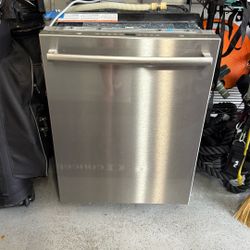 Bosch Like New Dishwasher 