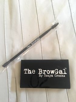 The BrowGal by Tonya Crooks and eyebrow brush with spooly