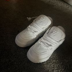 Lv Trainers White