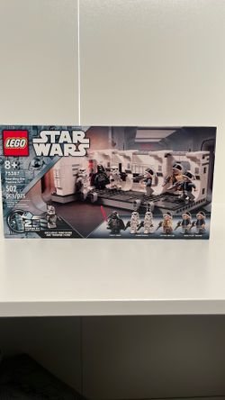 Lego boarding the tantive hallway scene
