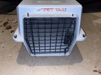 Hard-sides Pet Carrier for small dogs or cats
