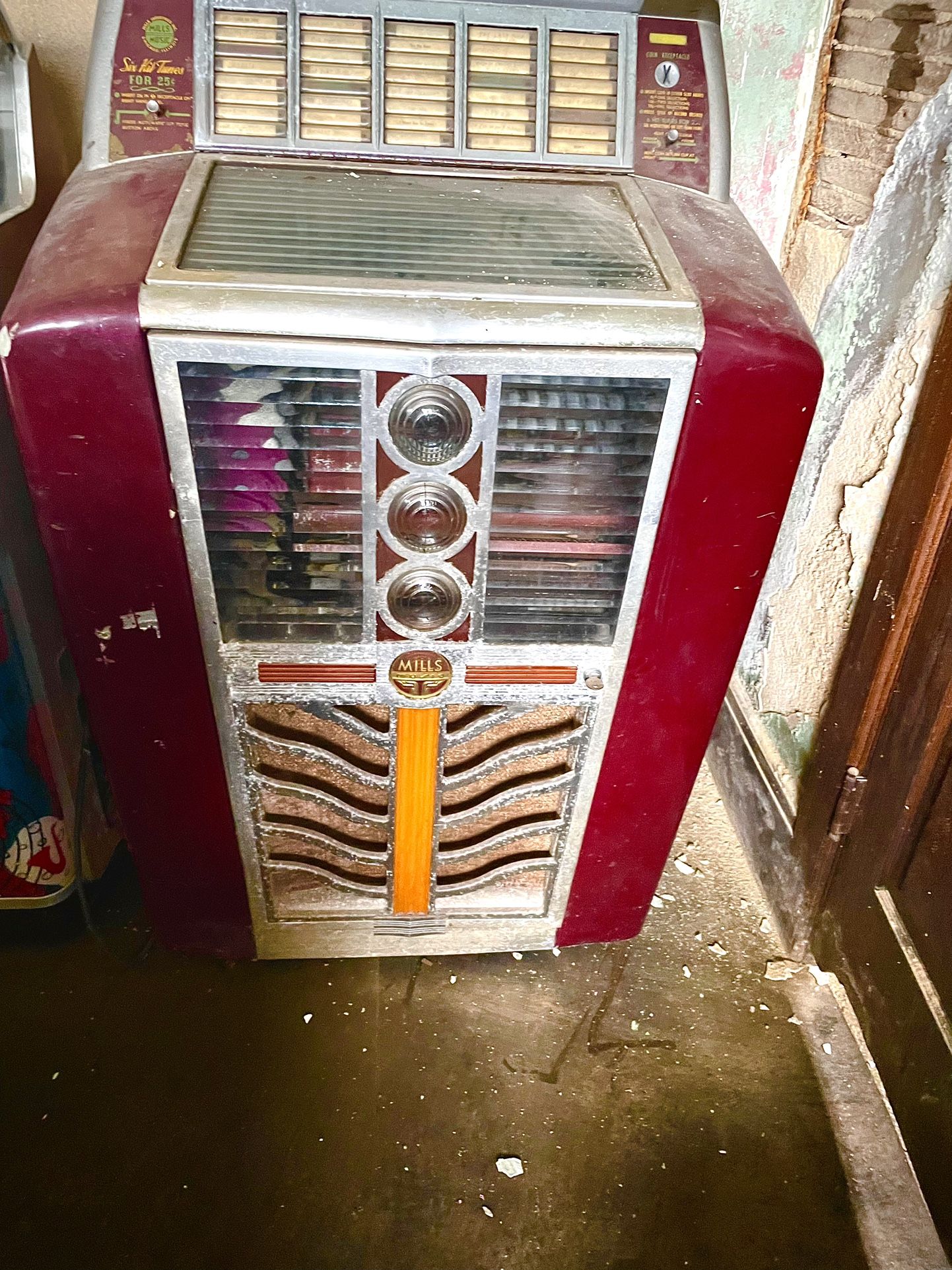 Mills 951 Constellation, Aluminum Jukebox