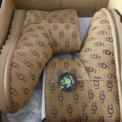 Uggs Size 9 Women's Brand New 