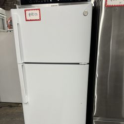 GE 28in Top And Bottom Refrigerator 6 Months Warranty 