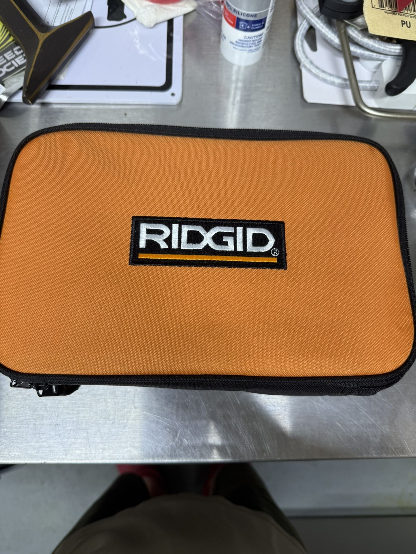 Rigid 18v Batteries & Charger