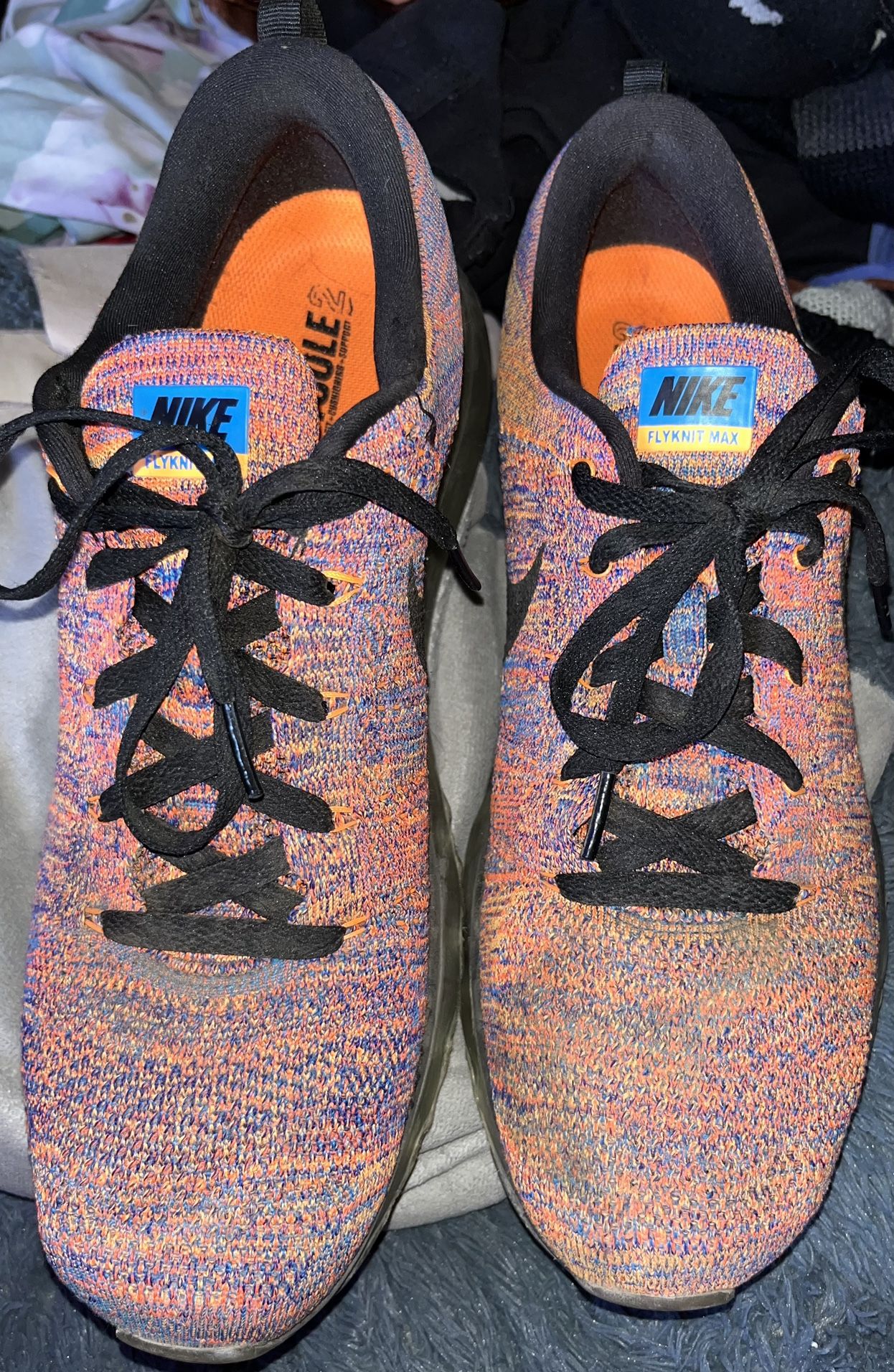 Preowned Nike Mens Flyknit Air Max Blue Concord Crimson 620469-012 Sneakers in excellent condition size 11 asking $35