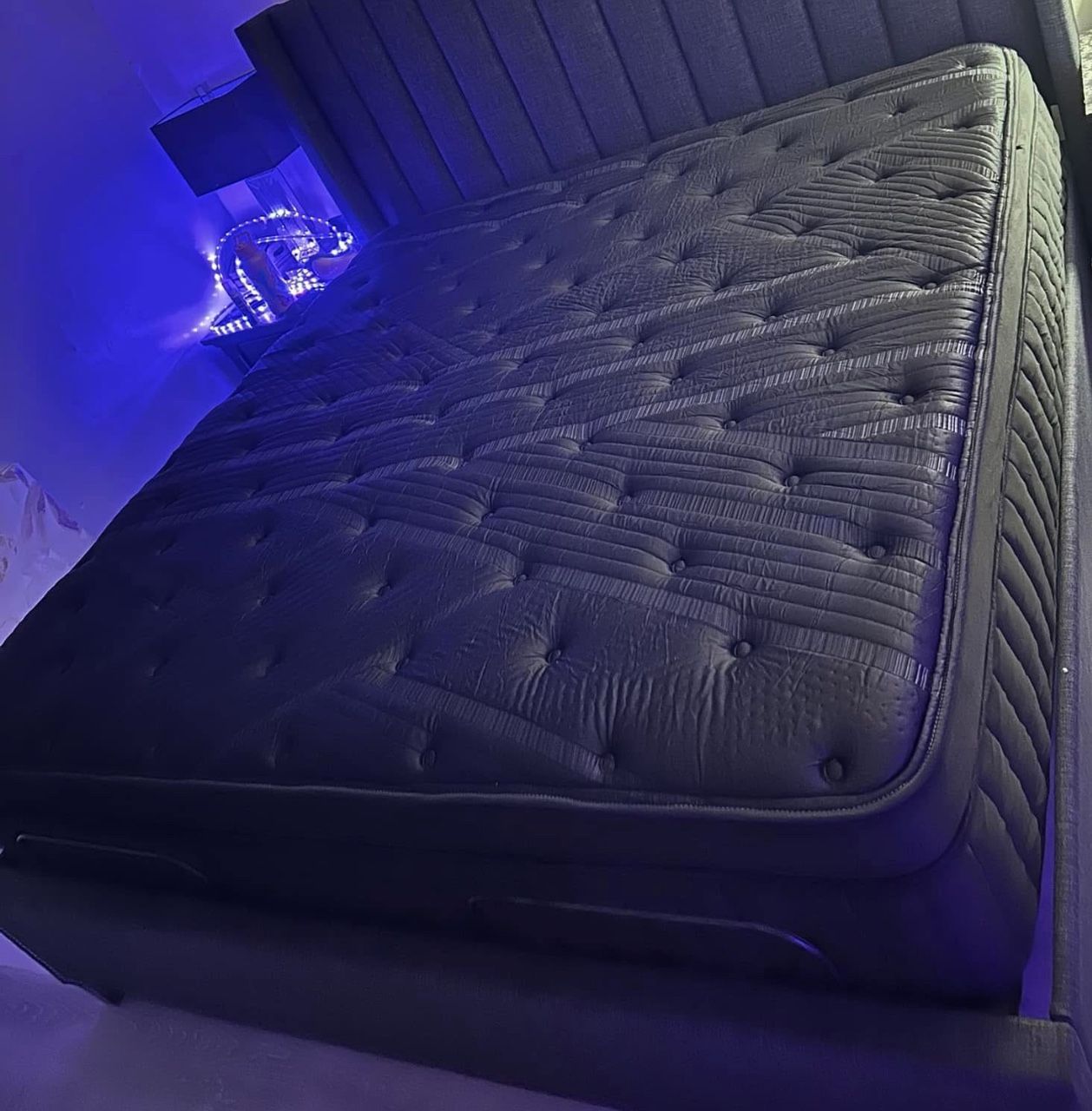 Black Queen Titanium Eclipse Medium Mattress