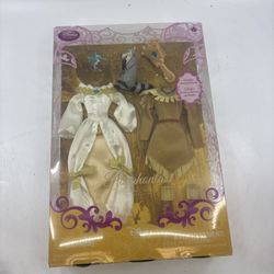 Disney Classic Dolls Wardrobe and Friends Set Pocahontas