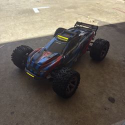 Traxxas Rustler 4x4
