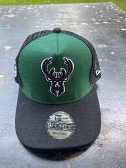 The Milwaukee Bucks Split Panel 9SEVENTY Stretch-Snap