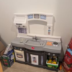 Kids Play Kitchen