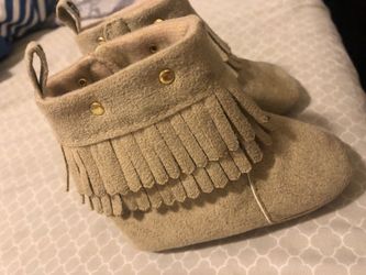 3-6months Soft sole moccasin style boots