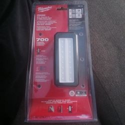 Milwakuee Rover Light M12 