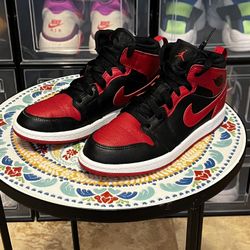 Jordan 1 Mid Banned Bred Black/Red sz 3Y