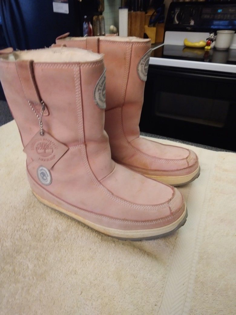 Timberlands Leather Snow Boots. 45.  Size. 7