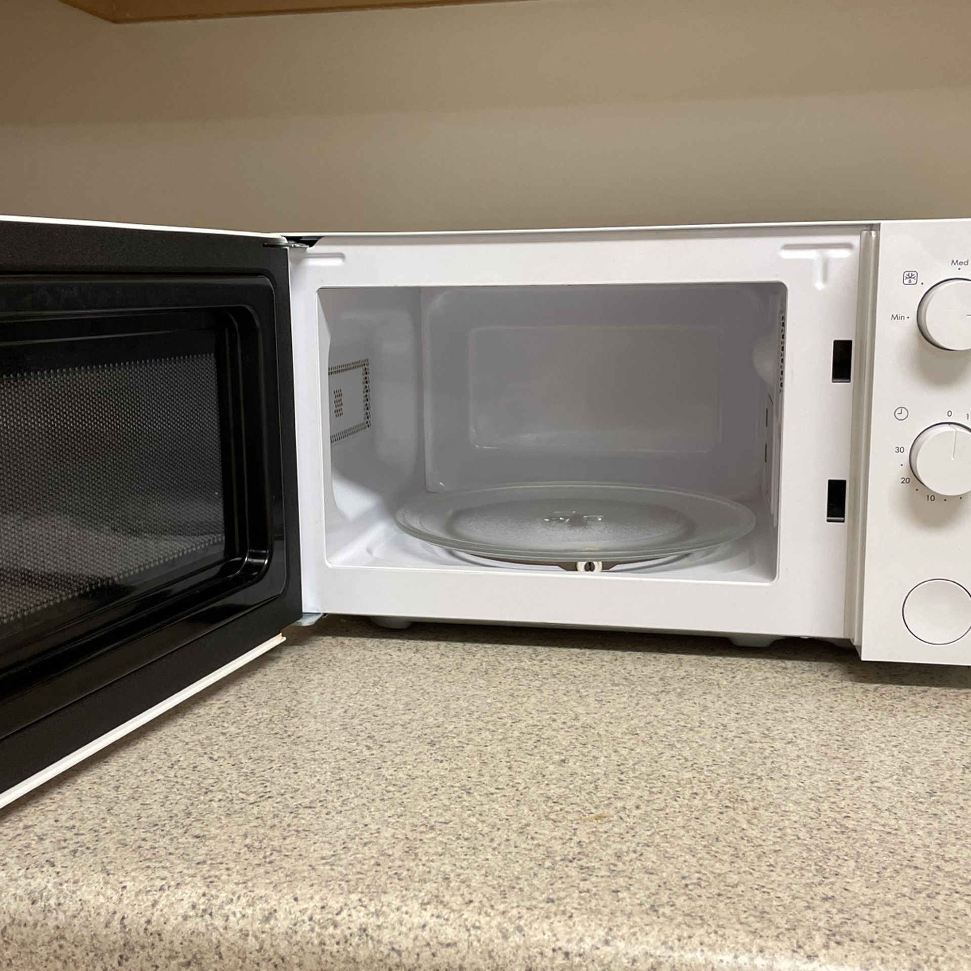 Moving Microwave for Sale in Downers Grove, IL OfferUp