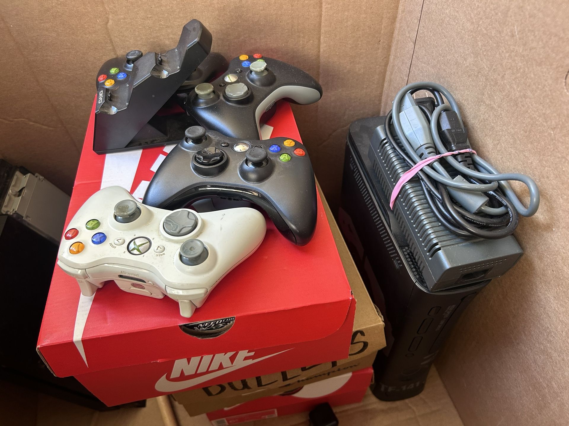 Xbox 360 With 4 Controllers And Multiple Games
