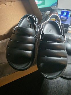 Kids Brand New In Box UGG Sandals